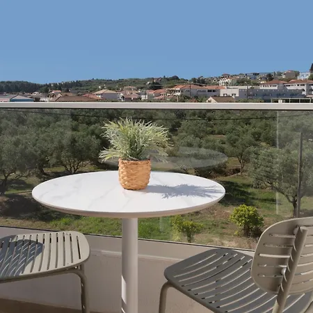 Isola Concept Aparthotel 4*