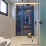 Isola Concept 4*