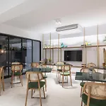 Isola Concept アパートホテル チィリヴィ