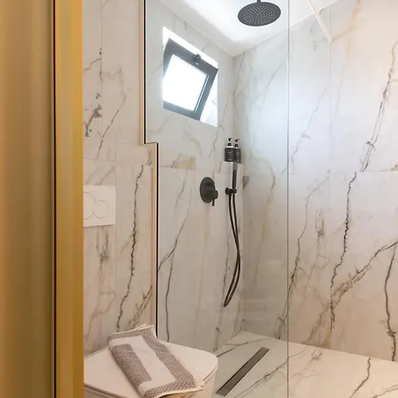 Isola Concept 4* تسيليفي