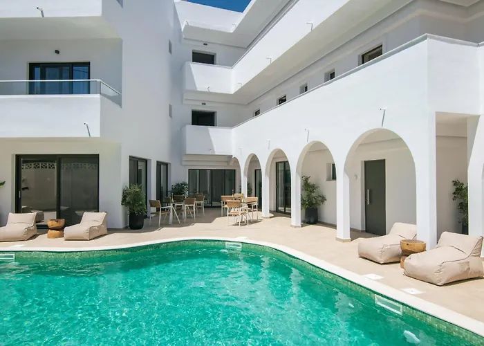 Ξενοδοχείο με διαμερίσματα Isola Concept Τσιλιβί