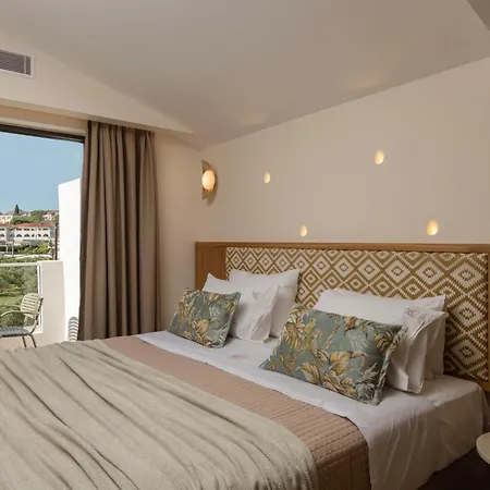 Apart Otel Isola Concept 4*